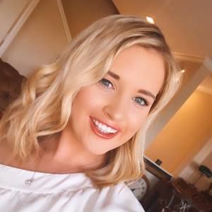 Meet your Posher, Caroline